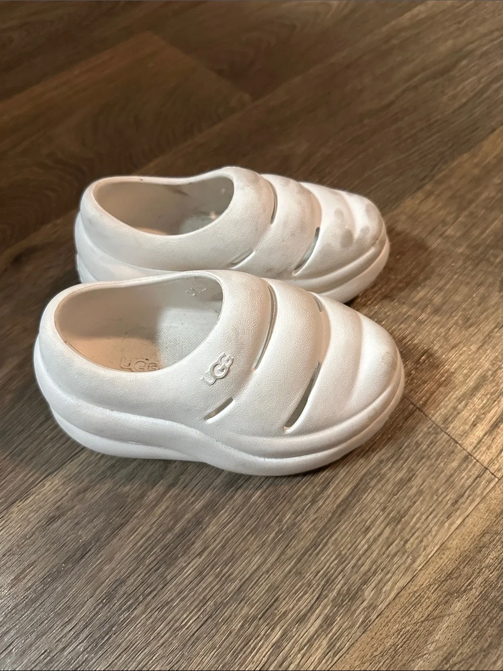 Ugg Kids Sport Yeah Clogs Size Toddler 10 White EVA Chunky Shoes